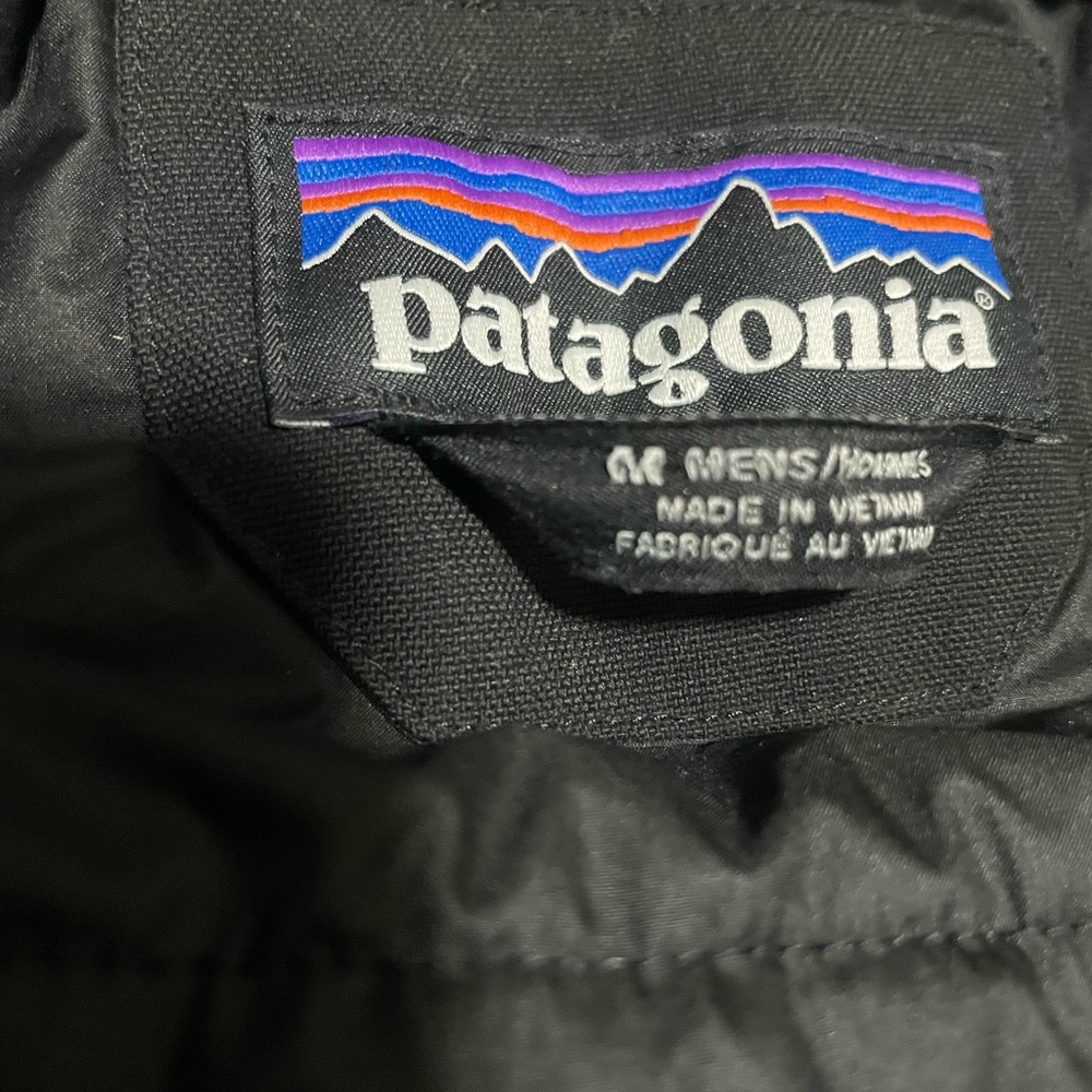 Patagonia Men's Black Raincoat - Picture 3 of 4